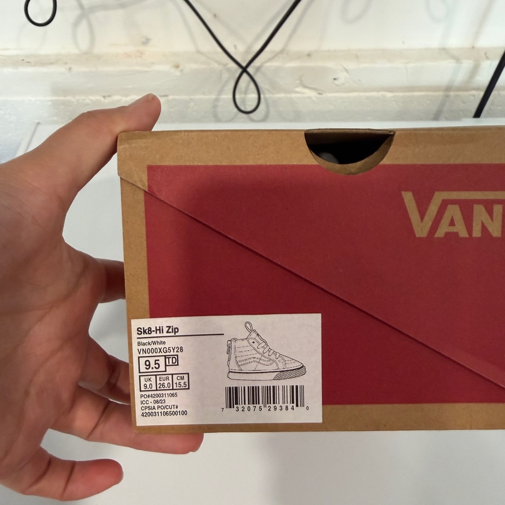 Vans Black and White Sk8-Hi toddler unisex High-Top Sneakers - Picture 11 of 11